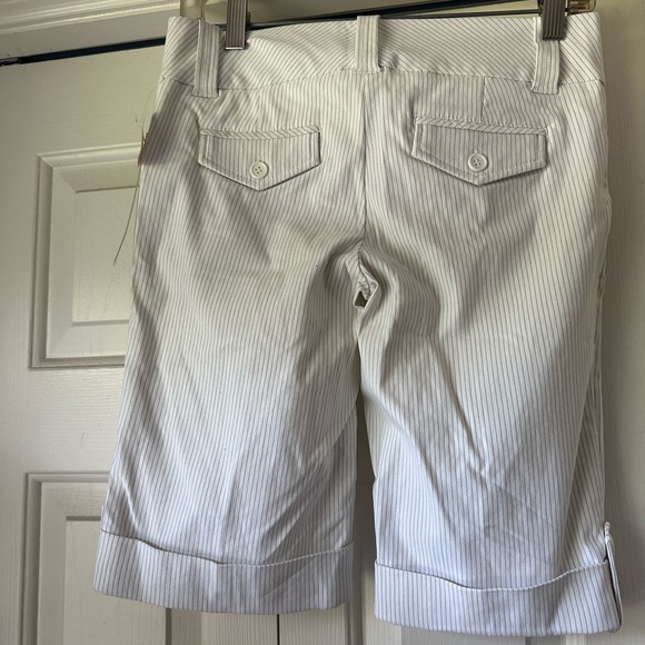 Cute Bermuda short - Picture 3 of 4